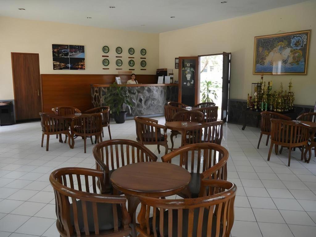 Augusta Sukabumi Hotel Exterior foto