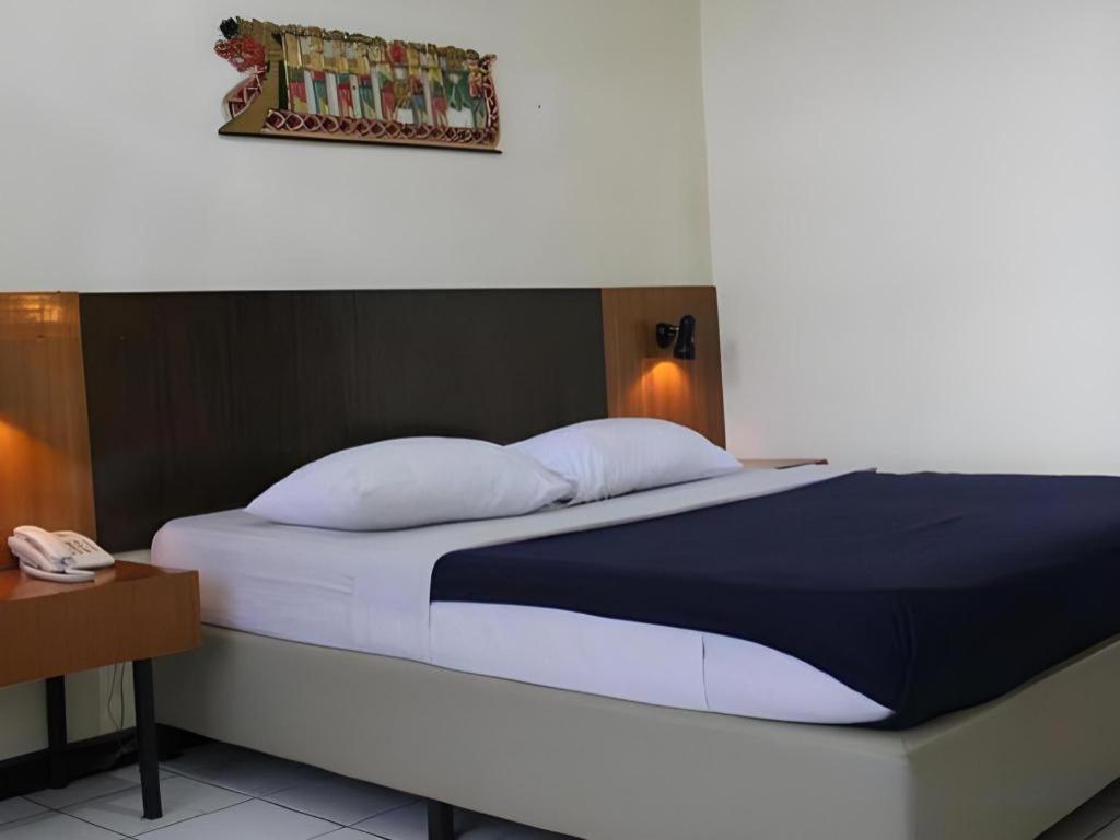 Augusta Sukabumi Hotel Exterior foto