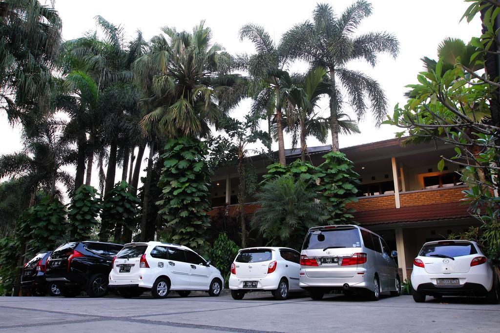 Hotel Augusta Sukabumi Exterior foto